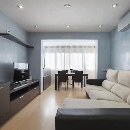 Apartamento Playa Con Piscina Parking Y 2 Habitac Castelldefels Exterior foto