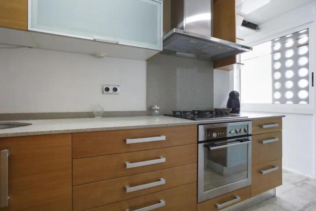 Apartamento Playa Con Piscina Parking Y 2 Habitac Castelldefels Exterior foto