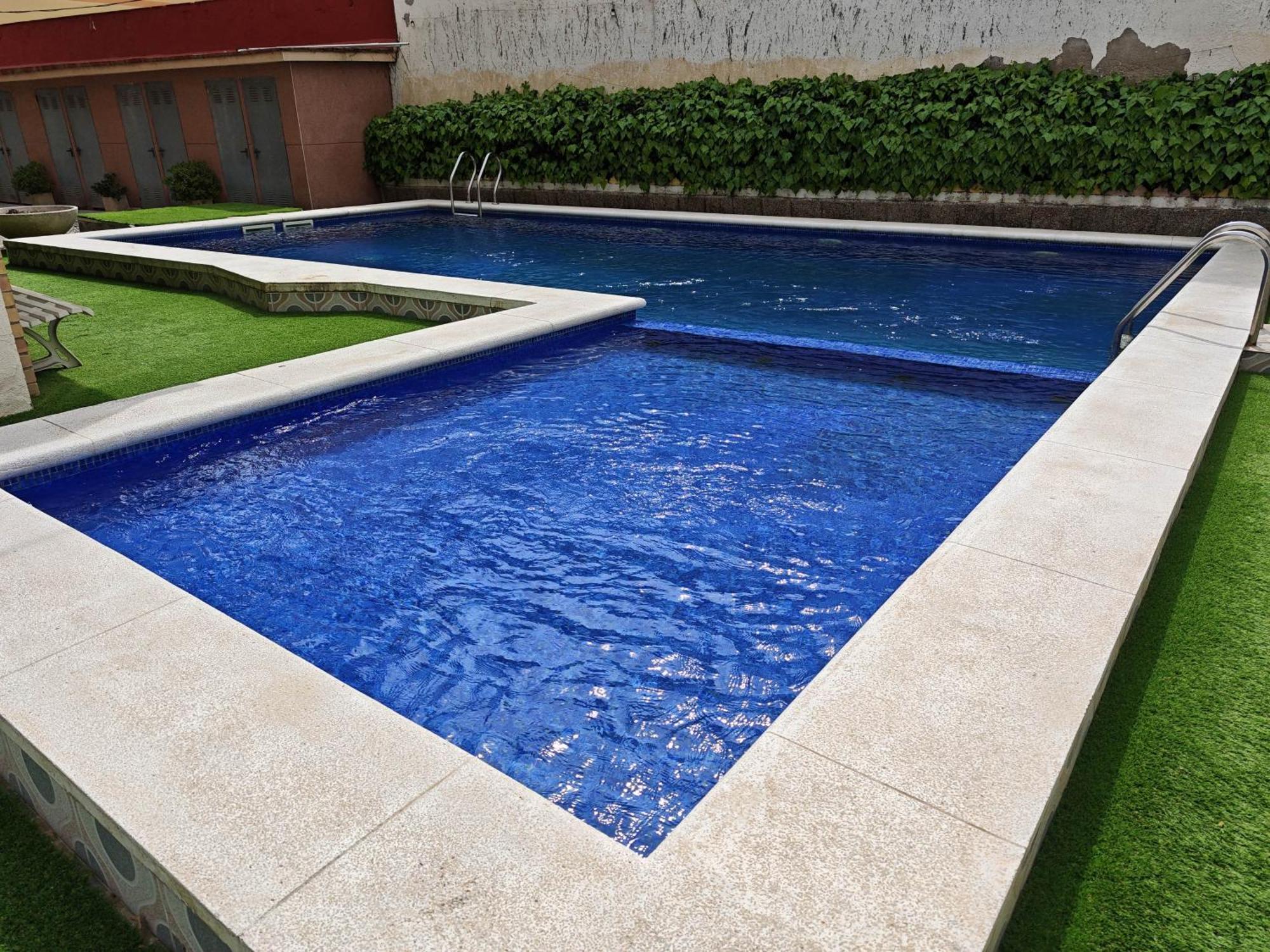 Apartamento Playa Con Piscina Parking Y 2 Habitac Castelldefels Exterior foto